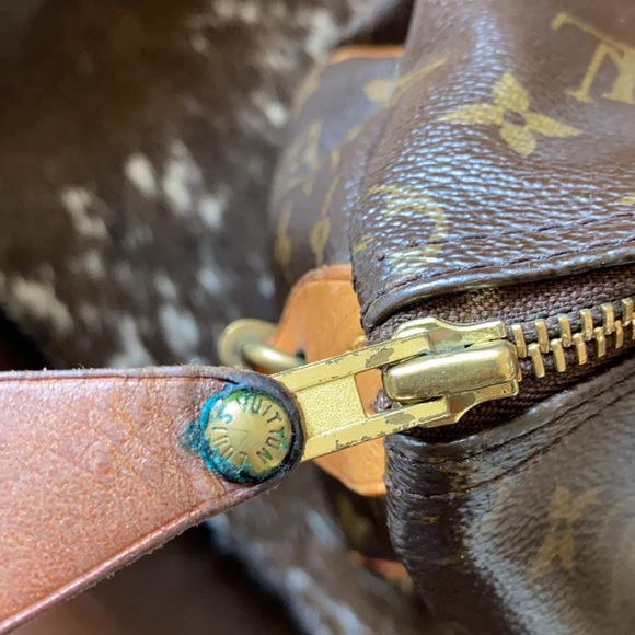 Louis Vuitton Monogram Speedy 30 - Picture 8 of 12